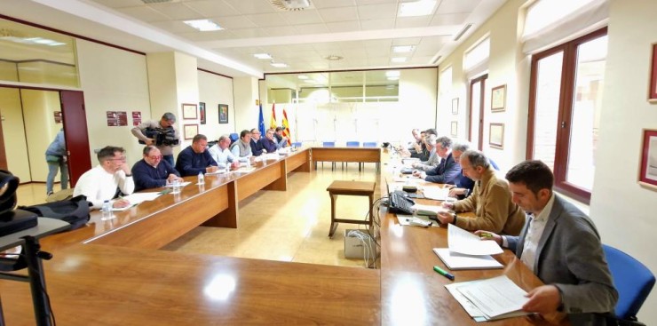 Imagen de la reunión mantenida entre representantes del sector y la Consejería. / DGA