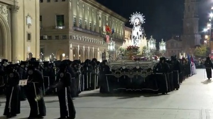 La procesión del Encuentro en la Plaza del Pilar de Zaragoza.