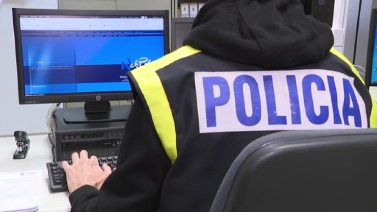 La policía usa la ciencia forense digital para encontrar ciberdelicuentes.