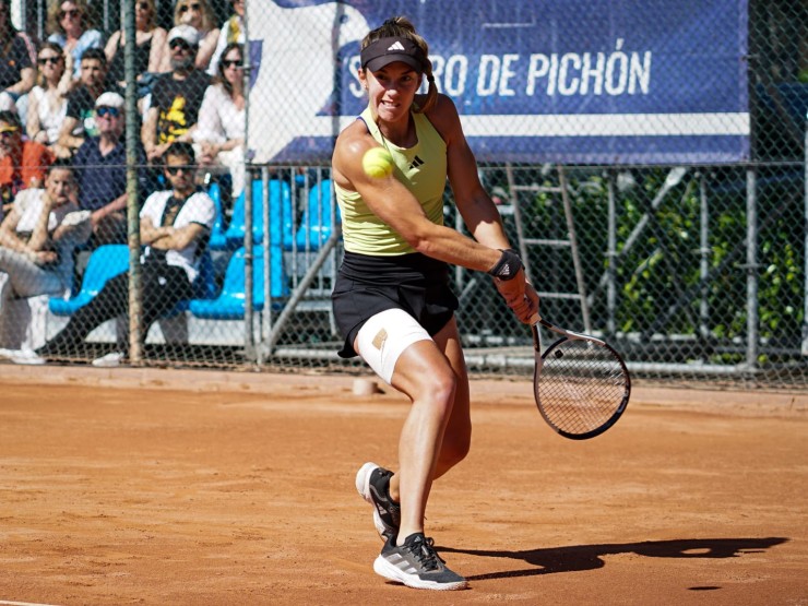 Irene Burillo, durante la semifinal ante Bouzas. Foto:@Phastoreli