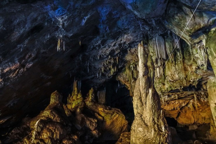 La Comunidad guarda un gran número de cuevas y grutas visitables y para todos los públicos. / Canva
