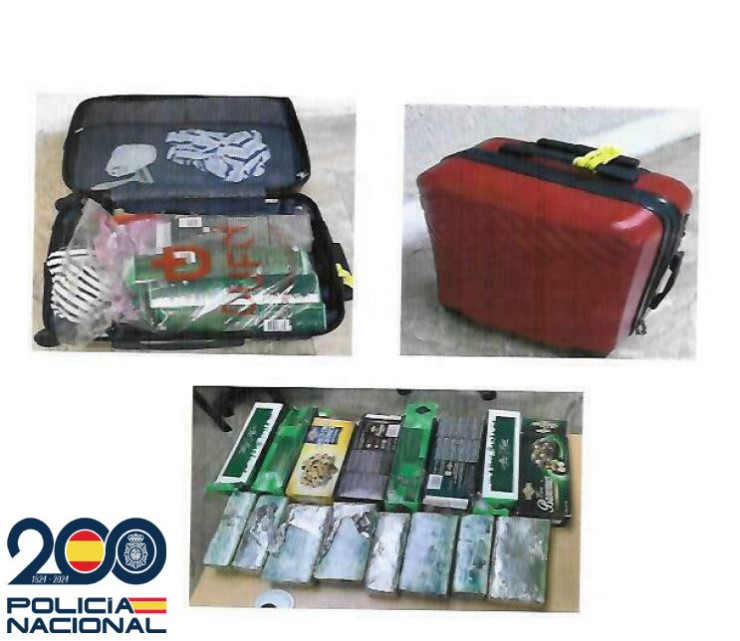 Las dos personas detenidas llevaban en su equipaje más de ocho kilos de cocaína. / Policía Nacional