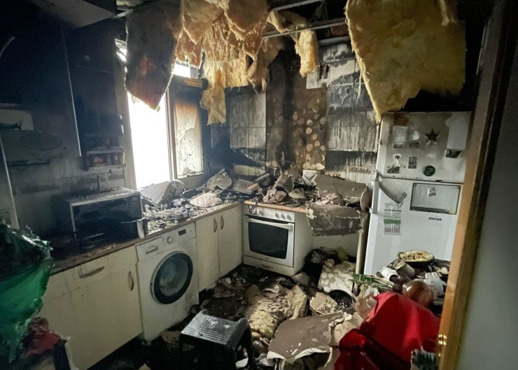 La cocina de la vivienda en la que ha comenzado el incendio. / Ayuntamiento de Huesca