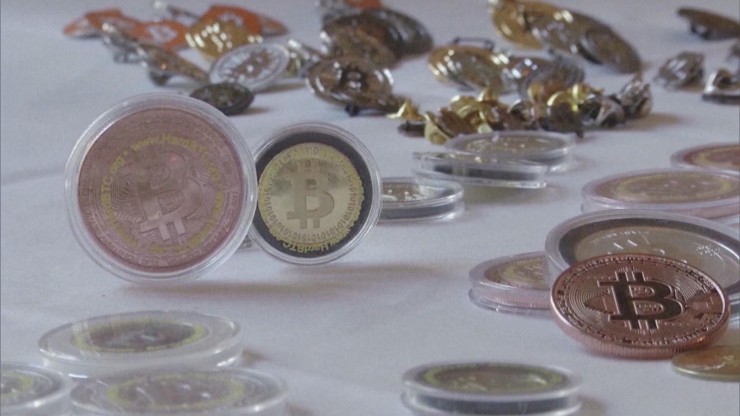 Cuidado con las inversiones en bitcoins a través de portales falsos.