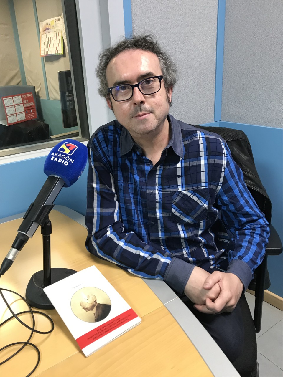 Imagen Entrevista a Ángel Gracia, junto a su obra "Alumbres", en Aragón Radio (2019)