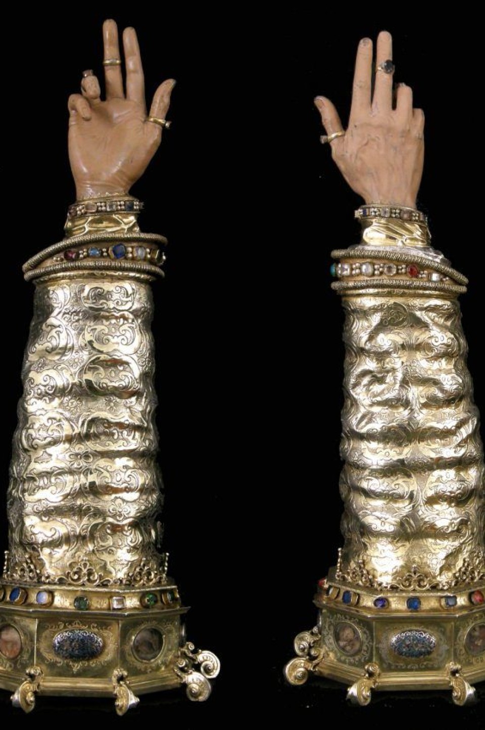 Imagen Brazos de San Ramón, izquierda, y San Valero, derecha. Siglo XVII. Museo Diocesano de Barbastro-Monzón