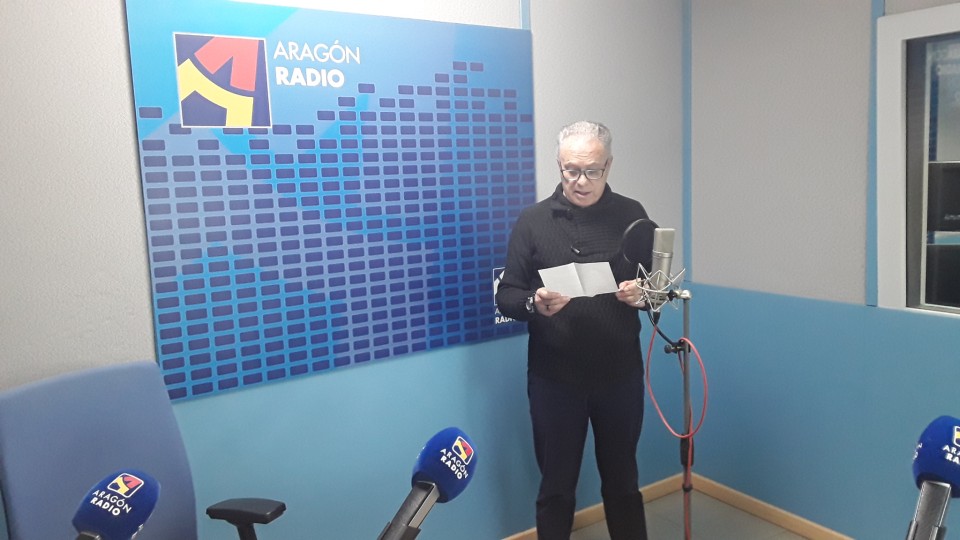 Imagen Lectura poética de Alejandro Regueiro, en Aragón Radio [plano 2]
