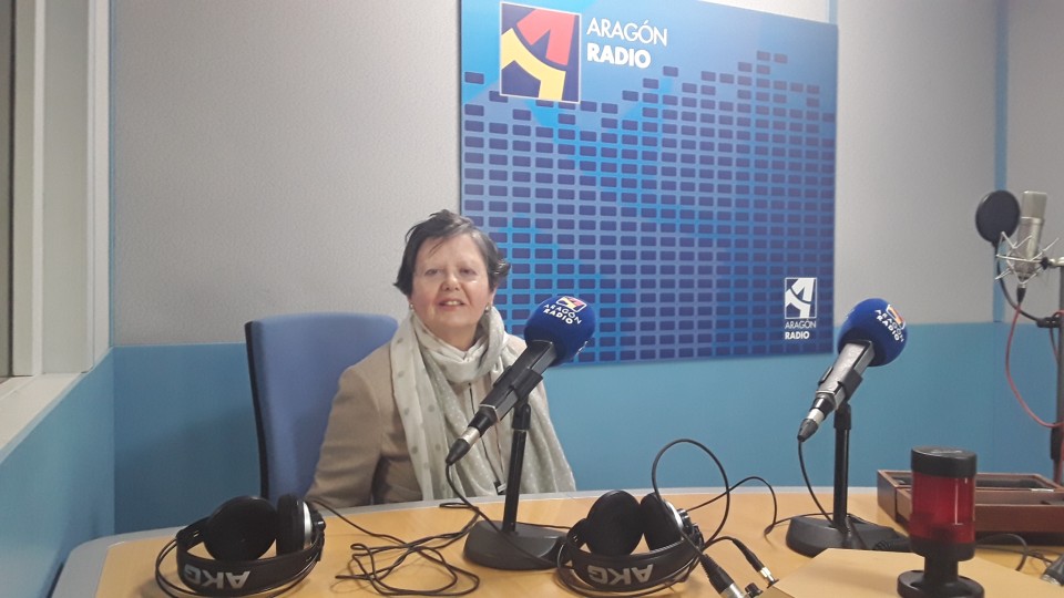 Imagen Entrevista a la autora Carmen Bandrés, en uno de los estudios de Aragón Radio