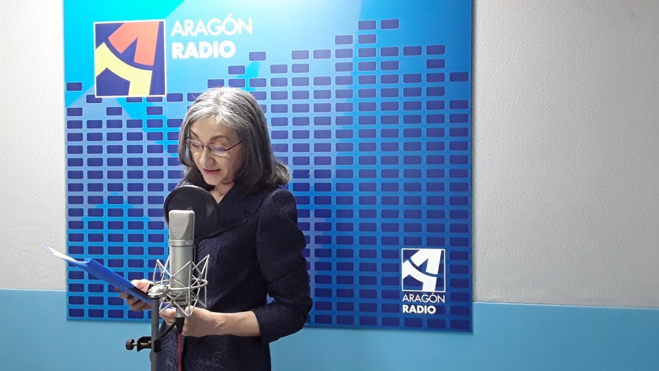 Imagen Entrevista a María Dubón en Aragón Radio, donde nos ofrece una de sus lecturas