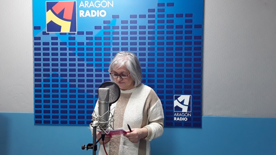 Imagen Entrevista a Mª José Guallart en uno de los estudios de Aragón Radio [plano 2]
