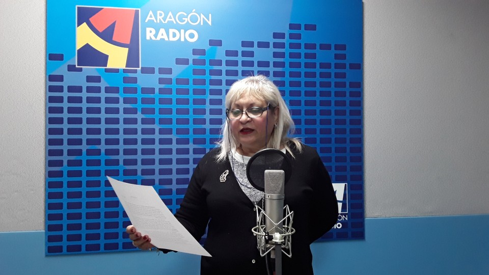 Imagen Entrevista a María Otal en uno de los estudios de Aragón Radio [plano 1]