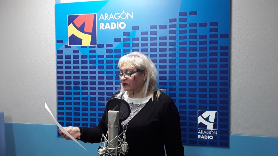 Imagen Entrevista a María Otal en uno de los estudios de Aragón Radio [plano 2]