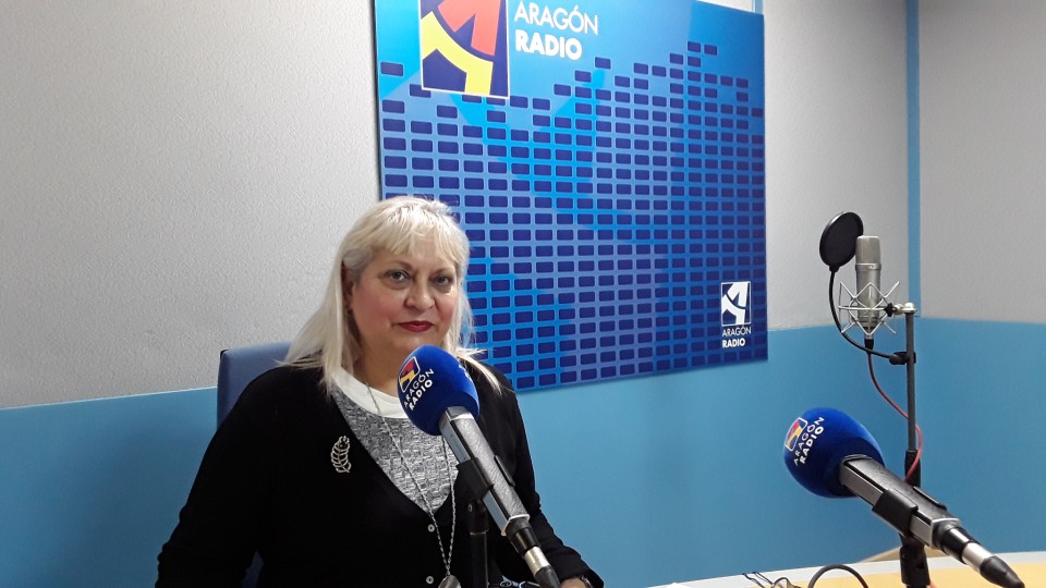 Imagen Entrevista a María Otal en uno de los estudios de Aragón Radio [plano 3]