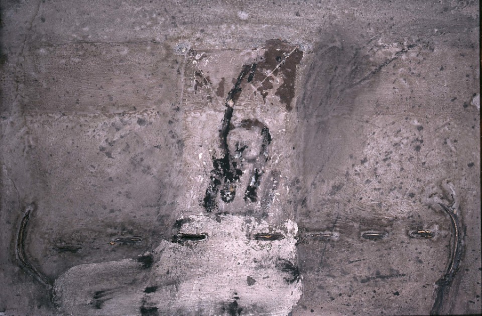 Imagen “Trazos entre paréntesis”, de Antoni Tàpies