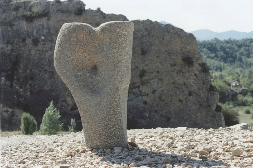 Imagen escultura-gerrie-van-dorst-en-janovas.-renovarte-2001-.jpg