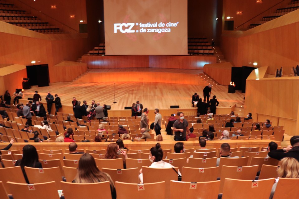 Imagen La sala Mozart del Auditorio de Zaragoza cumple con su aforo limitado, llenandose de espectadores para dar el pistolezo de salida al FCZ