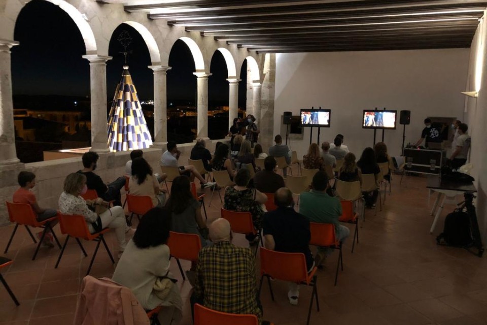 Imagen Parte del equipo de extras se reunió en Teruel para ver el programa especial de Aragón TV.