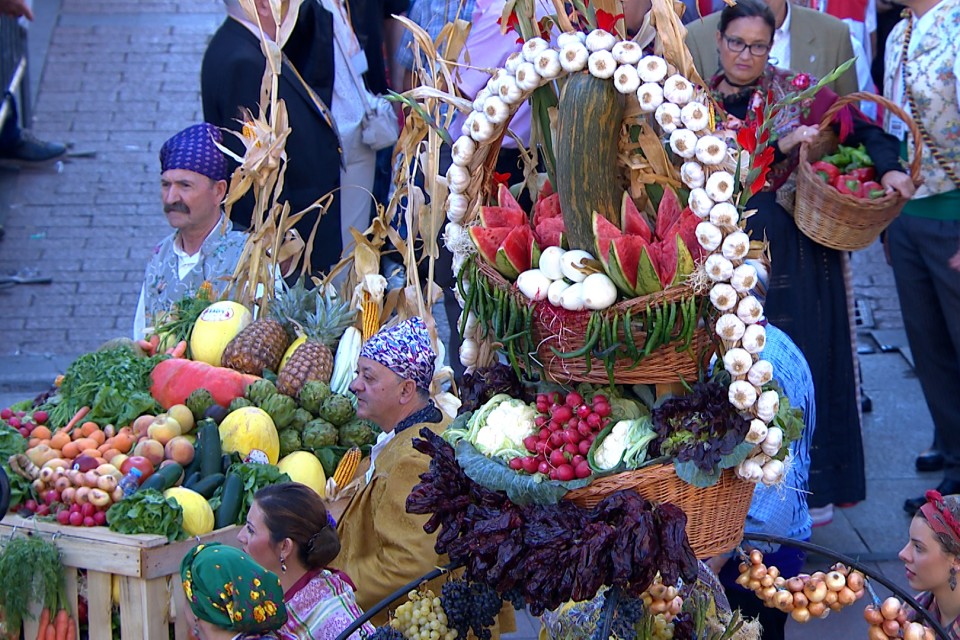 Imagen Aragón TV ofrece este jueves la Ofrenda de Frutos, el Rosario de Cristal y ‘Jota de Saura’