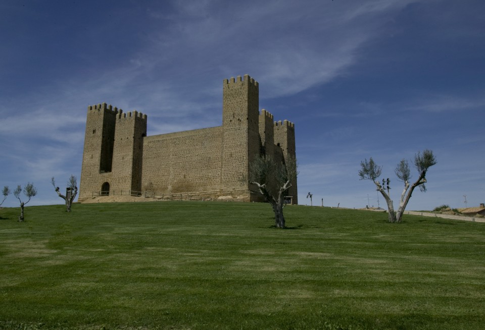 Imagen castillo-de-sadaba.jpg