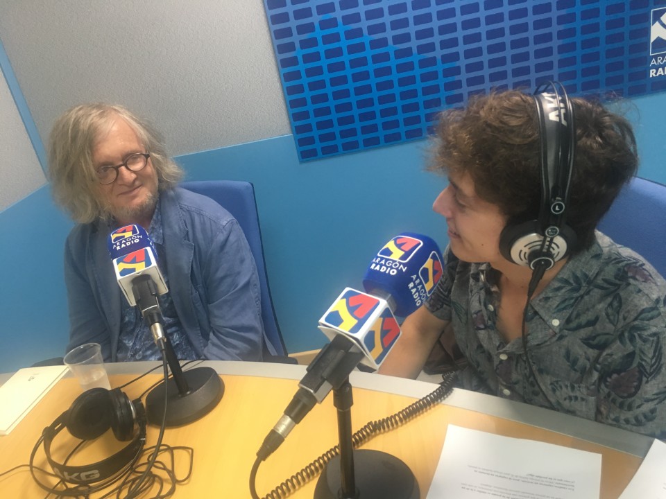 Imagen Julio Caparros charlando junto a Javier Fajarnés