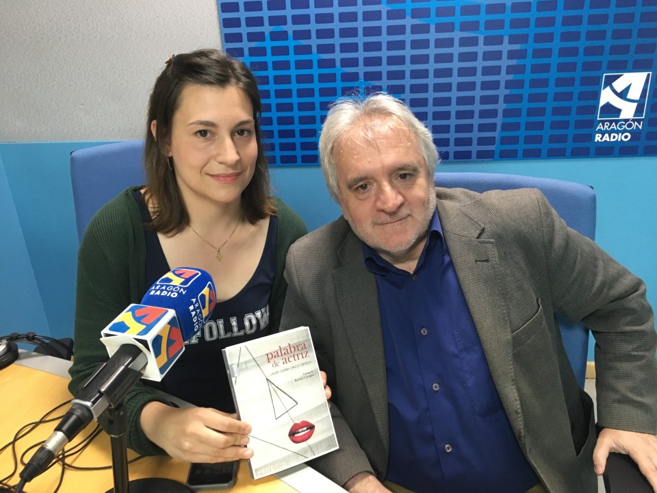Imagen Laura Sierra y Paco Ortega en uno de los estudios de Aragón Radio