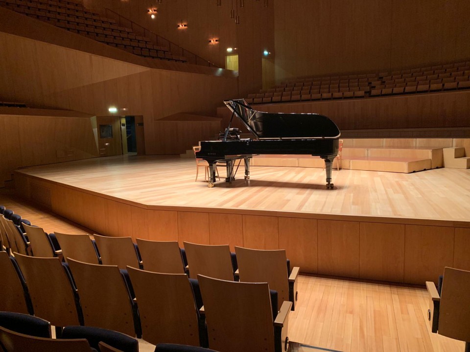 Imagen El piano del intérprete, en la sala Mozart. (Foto: Natalia Fondevila)