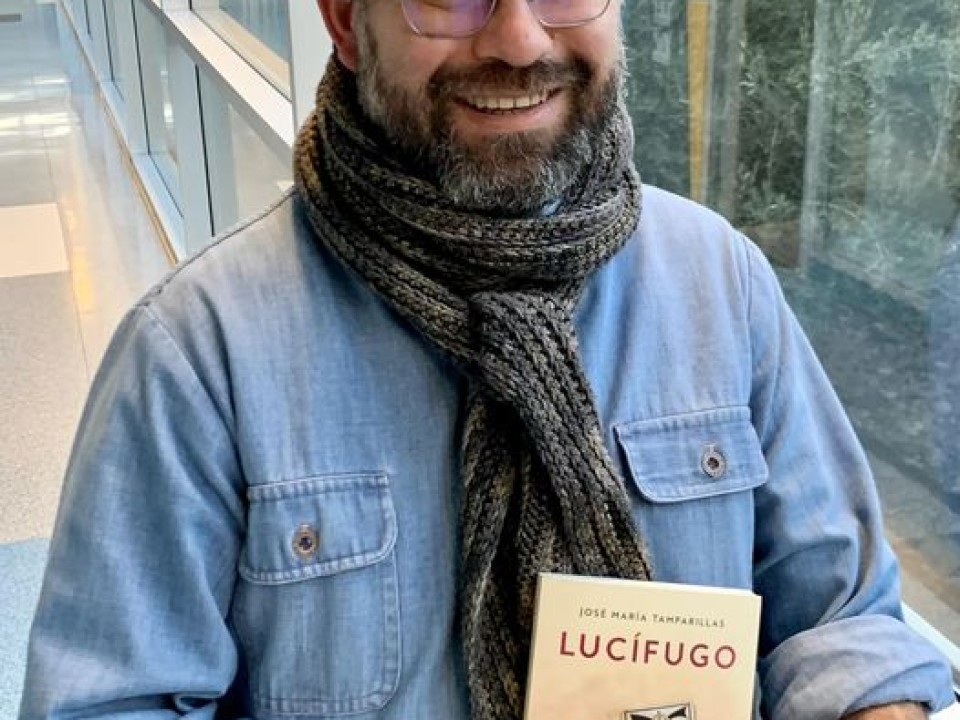 Imagen Entrevista a José María Tamparillas en Aragón Radio con su obra "Lucífugo"