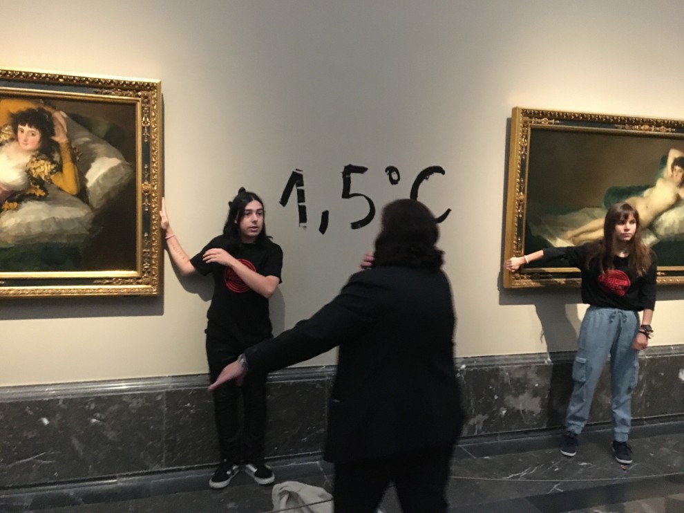 tela once Permuta La maja desnuda' y 'La maja vestida' de Goya salen indemnes del ataque de  dos activistas del clima | Noticias | Aragón Noticias (CARTV)