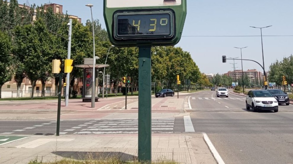 Un termómetro marca 43ºC en Zaragoza