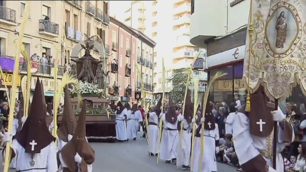 Procesión del Santo Entierro en Huesca.  