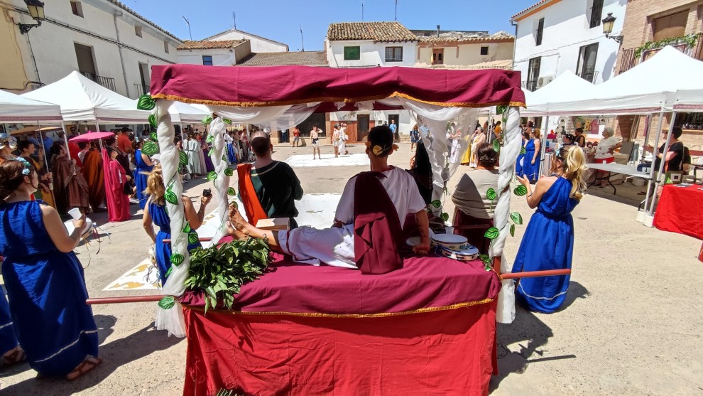Imagen de uno de los actos centrales de las 'Nonas de Junio' en Velilla de Ebro. / FUENTE: Aragón Noticias