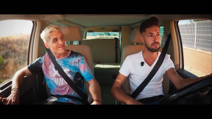 Imagen identificativa de Dos nuevos conductores se suben a la furgoneta del amor de Aragón TV en busca de un copiloto compatible